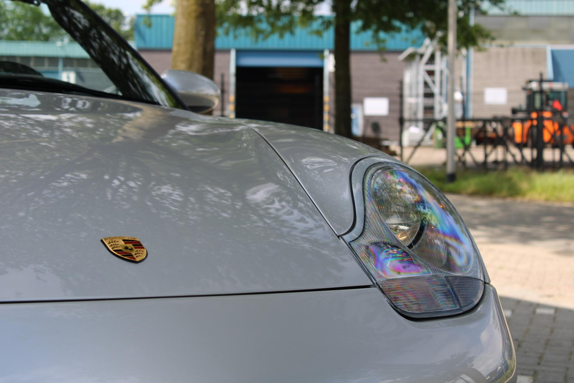 39208864-17.jpg