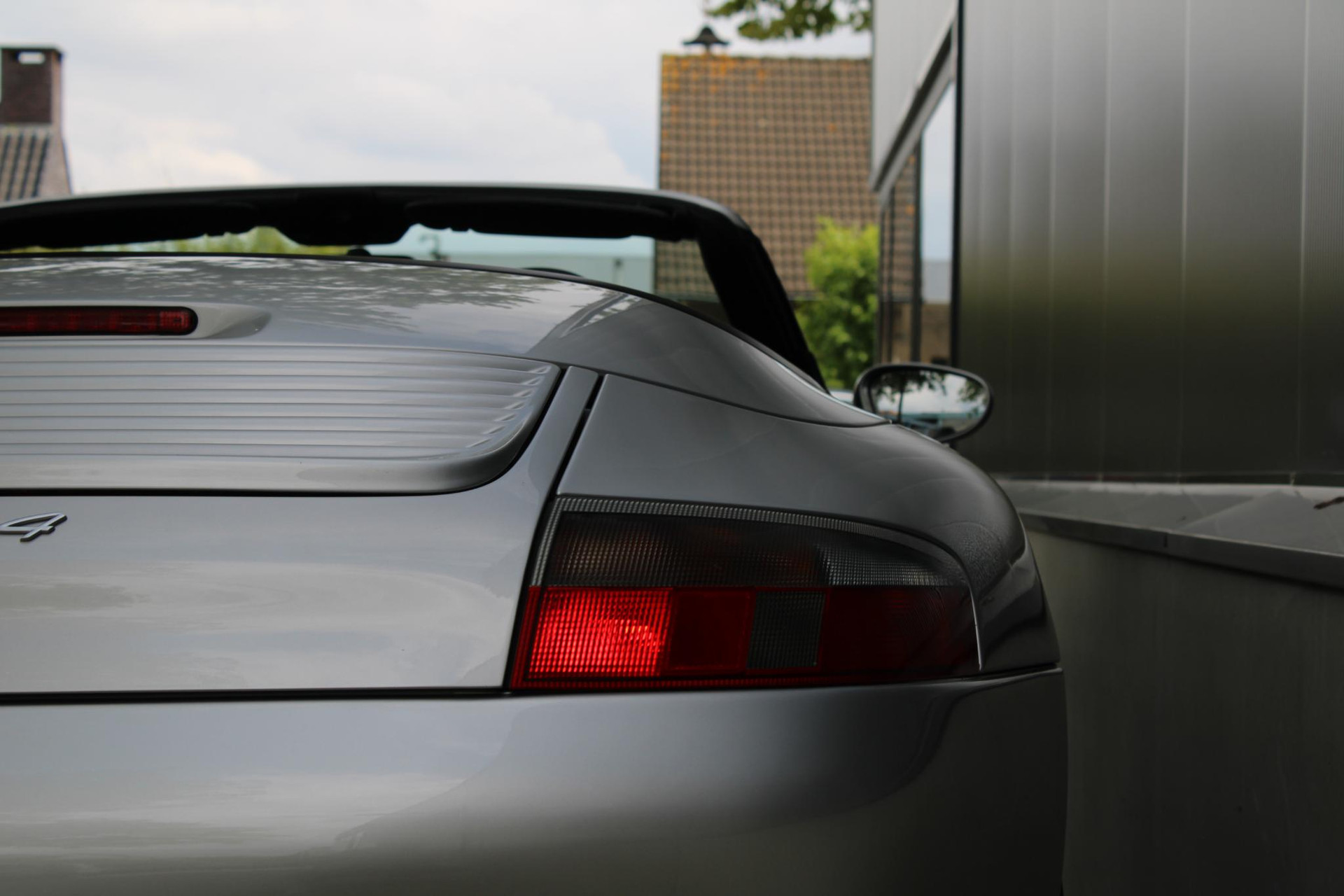 39208864-30.jpg